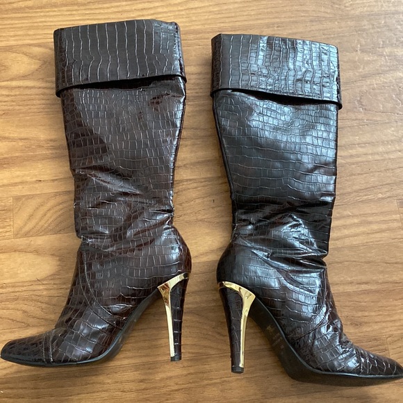 Knee-high Brown Alligator Boots - Picture 5 of 8